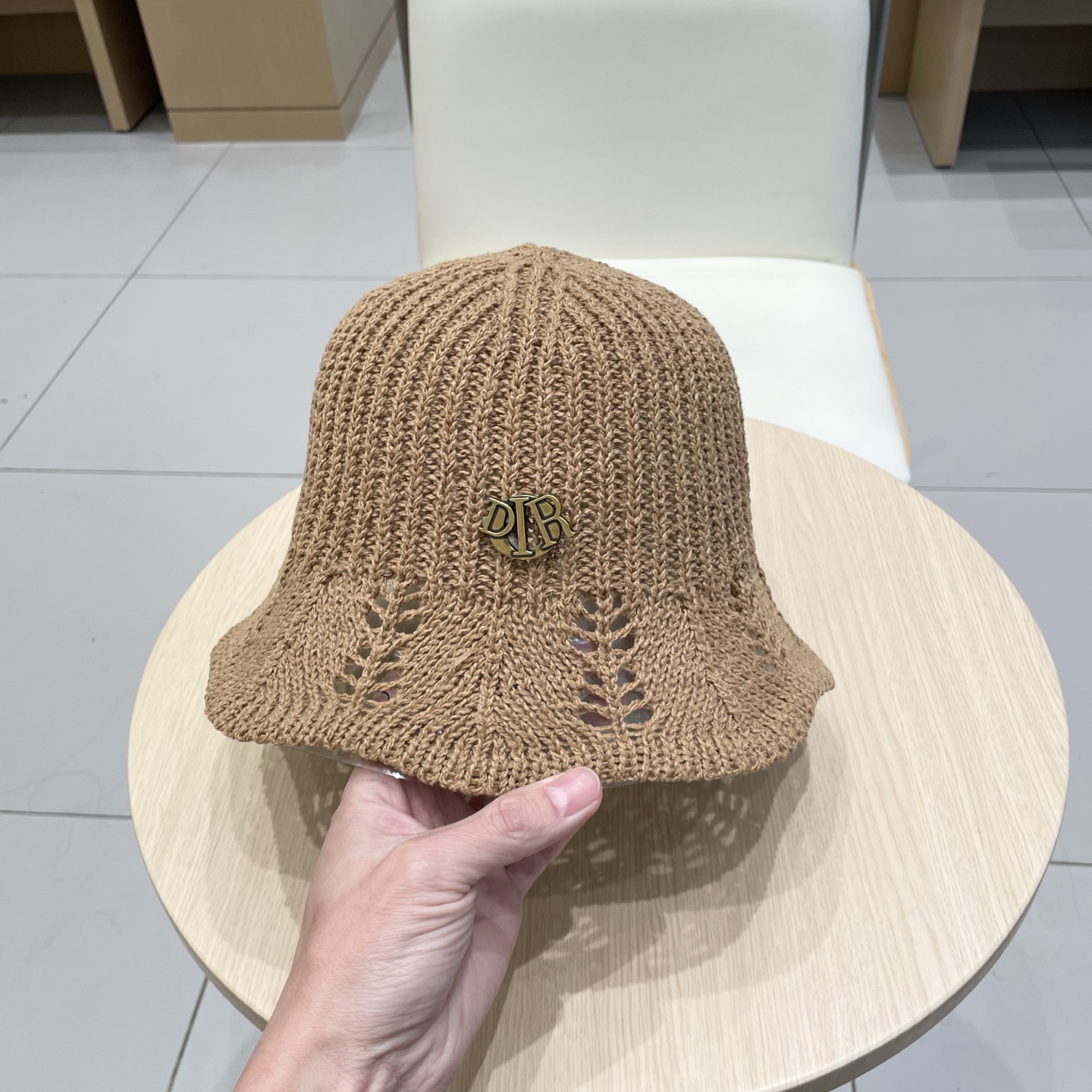 迪奥dior镂空简约纯色草编水桶帽女春季休闲百搭水桶帽防晒遮阳渔夫帽