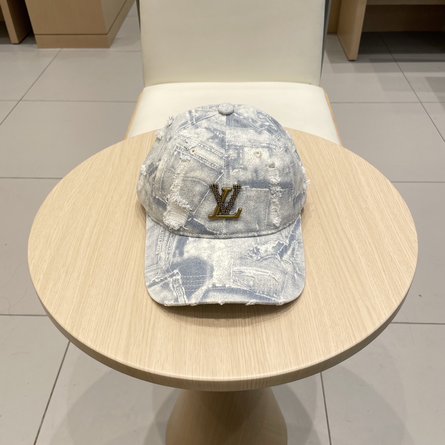 NO:359226,LV Louis Vuitton classic baseball hats are popular, versatile items are very good to match. Excellent quality. Fashionable versatile hats, straw hats, fisherman hats, baseball hats, hats, louis vuitton, louis vuitton, espadrilles, hatsLV路易威登经典棒球帽 火爆出货,百搭单品随便搭配都很好看 质量超赞 时尚百搭帽子草帽渔夫帽棒球帽,帽子,louis vuitton,louis vuitton,espadrilles,hats,hat