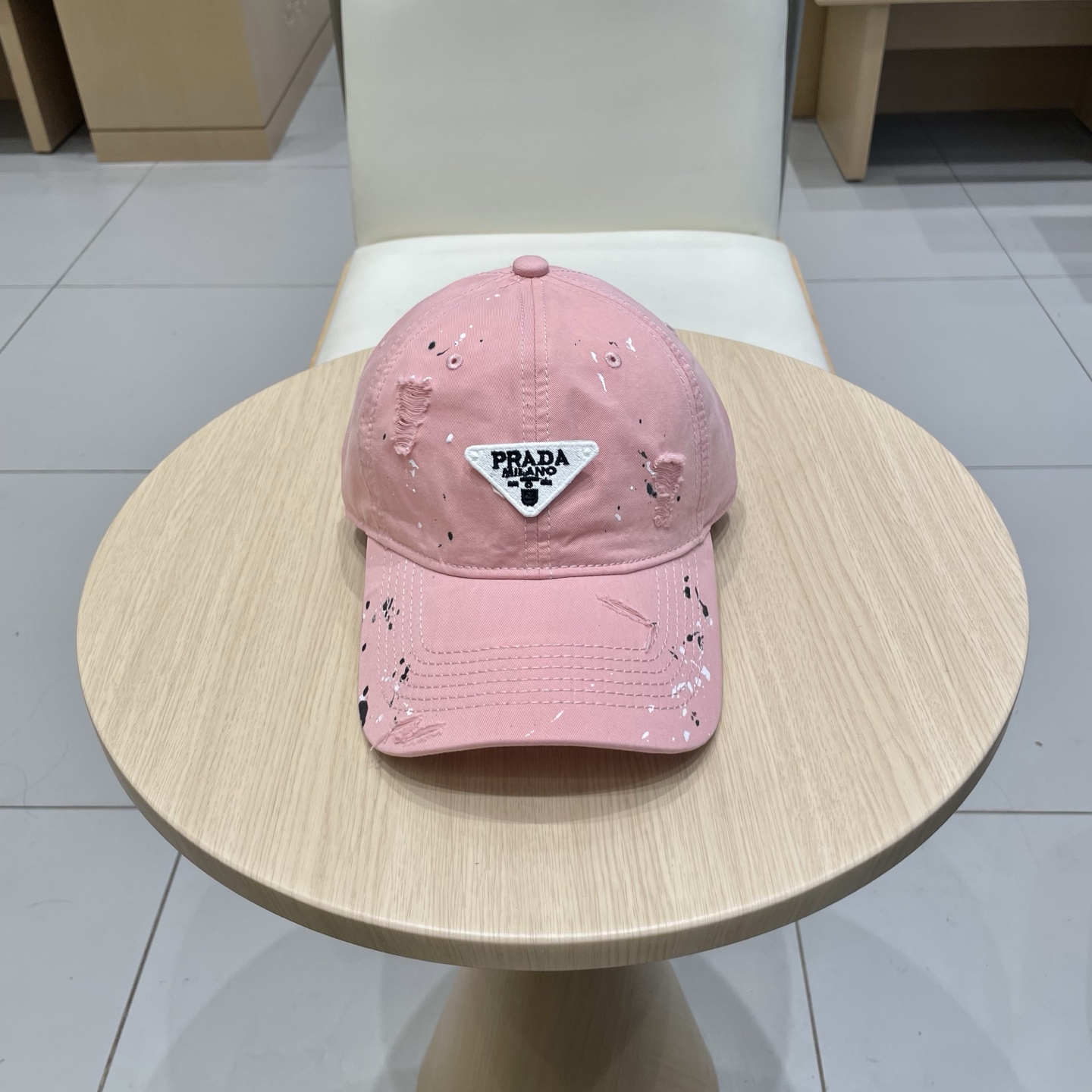 NO:359261,PRADA Prada baseball cap baseball cap personality black graffiti trendy casual Korean version versatile sun hat hat straw hat fisherman hat baseball cap, hat, prada, prada, espadrilles, hatsPRADA普拉达棒球帽鸭舌帽个性黑涂鸦潮牌休闲韩版百搭遮阳帽帽子草帽渔夫帽棒球帽,帽子,prada,prada,espadrilles,hats,hat