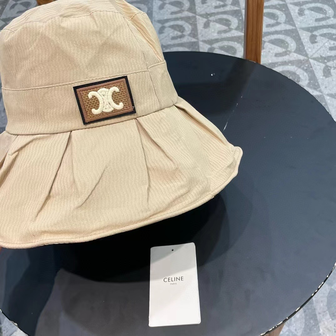 。CELINE塞琳春夏走秀爆款渔夫帽原版定制，简约时尚，搭配同色T恤简直不要太好看头围:56-58cm均