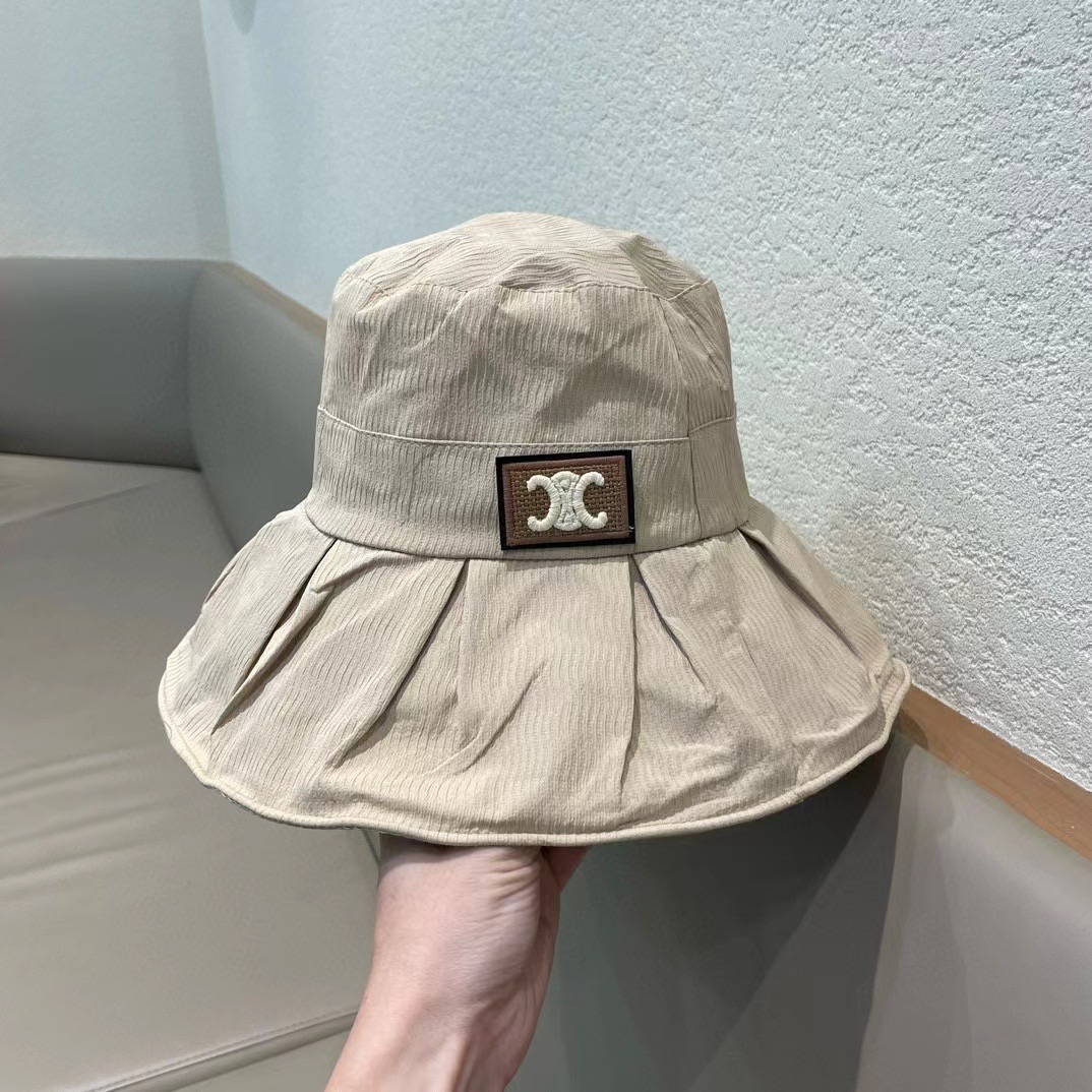 。CELINE塞琳春夏走秀爆款渔夫帽原版定制，简约时尚，搭配同色T恤简直不要太好看头围:56-58cm均