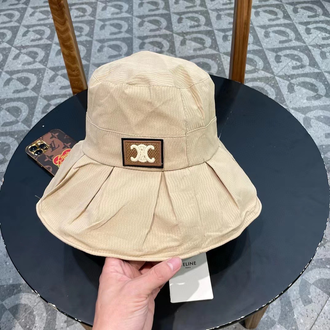 。CELINE塞琳春夏走秀爆款渔夫帽原版定制，简约时尚，搭配同色T恤简直不要太好看头围:56-58cm均