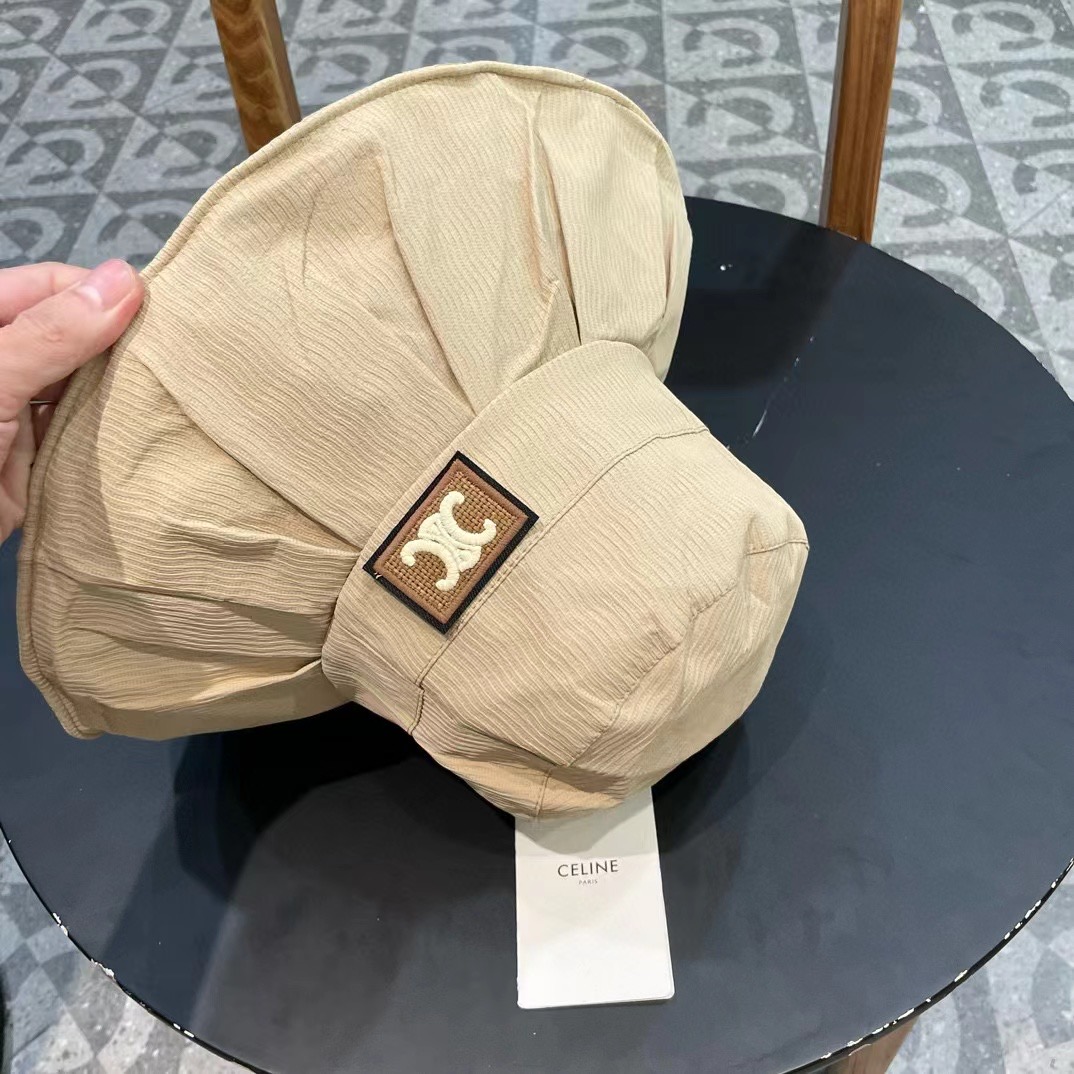 。CELINE塞琳春夏走秀爆款渔夫帽原版定制，简约时尚，搭配同色T恤简直不要太好看头围:56-58cm均