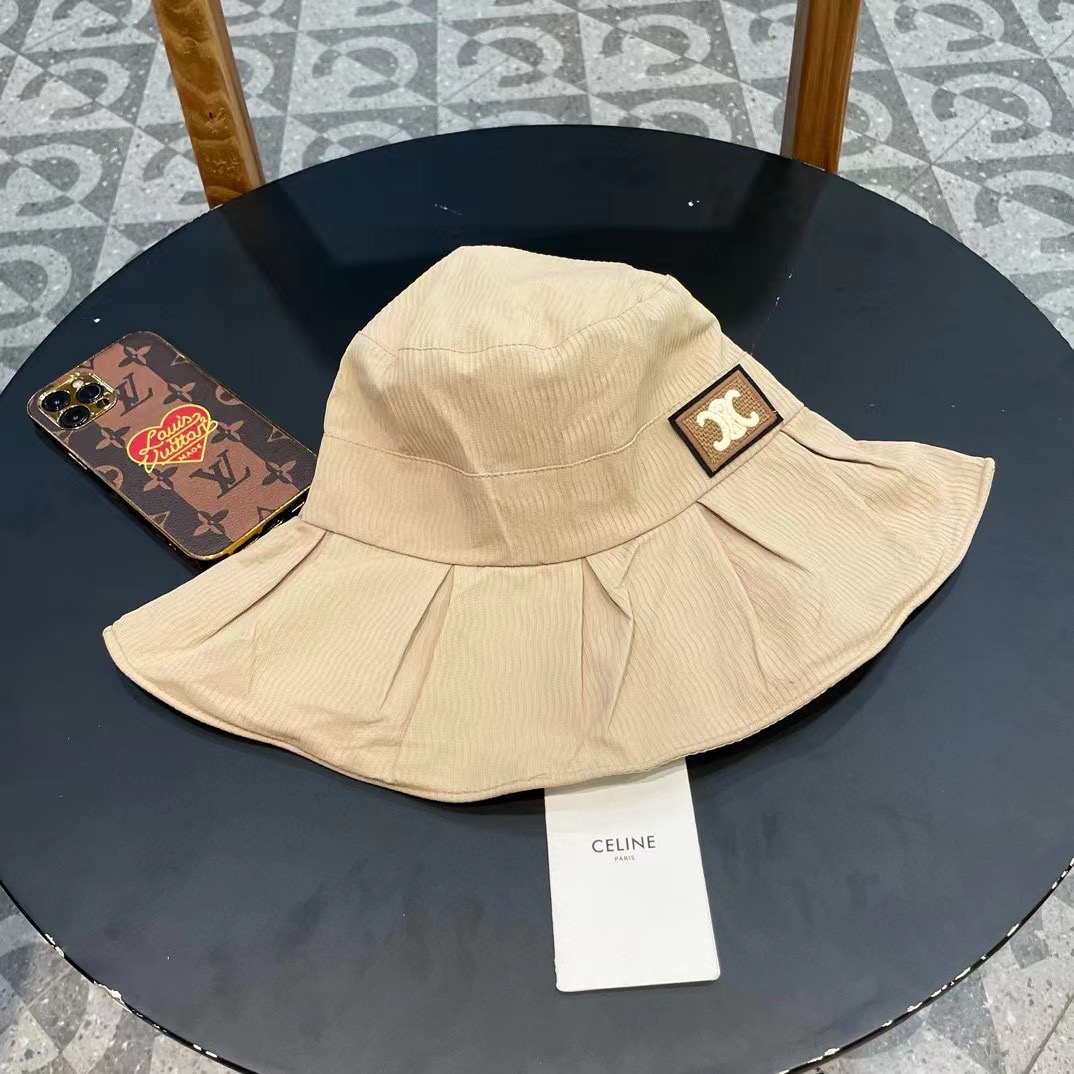 。CELINE塞琳春夏走秀爆款渔夫帽原版定制，简约时尚，搭配同色T恤简直不要太好看头围:56-58cm均