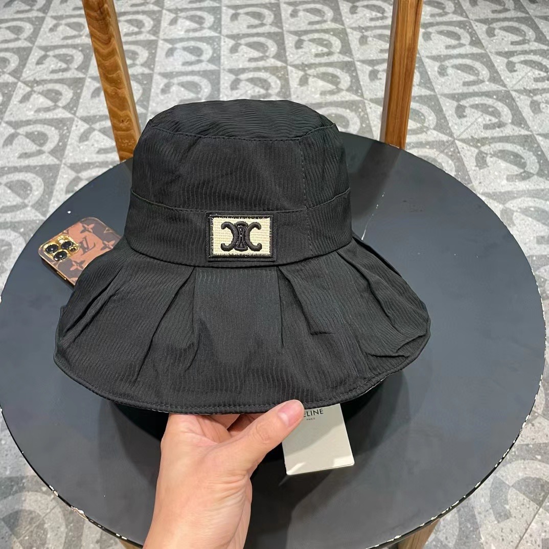 。CELINE塞琳春夏走秀爆款渔夫帽原版定制，简约时尚，搭配同色T恤简直不要太好看头围:56-58cm均