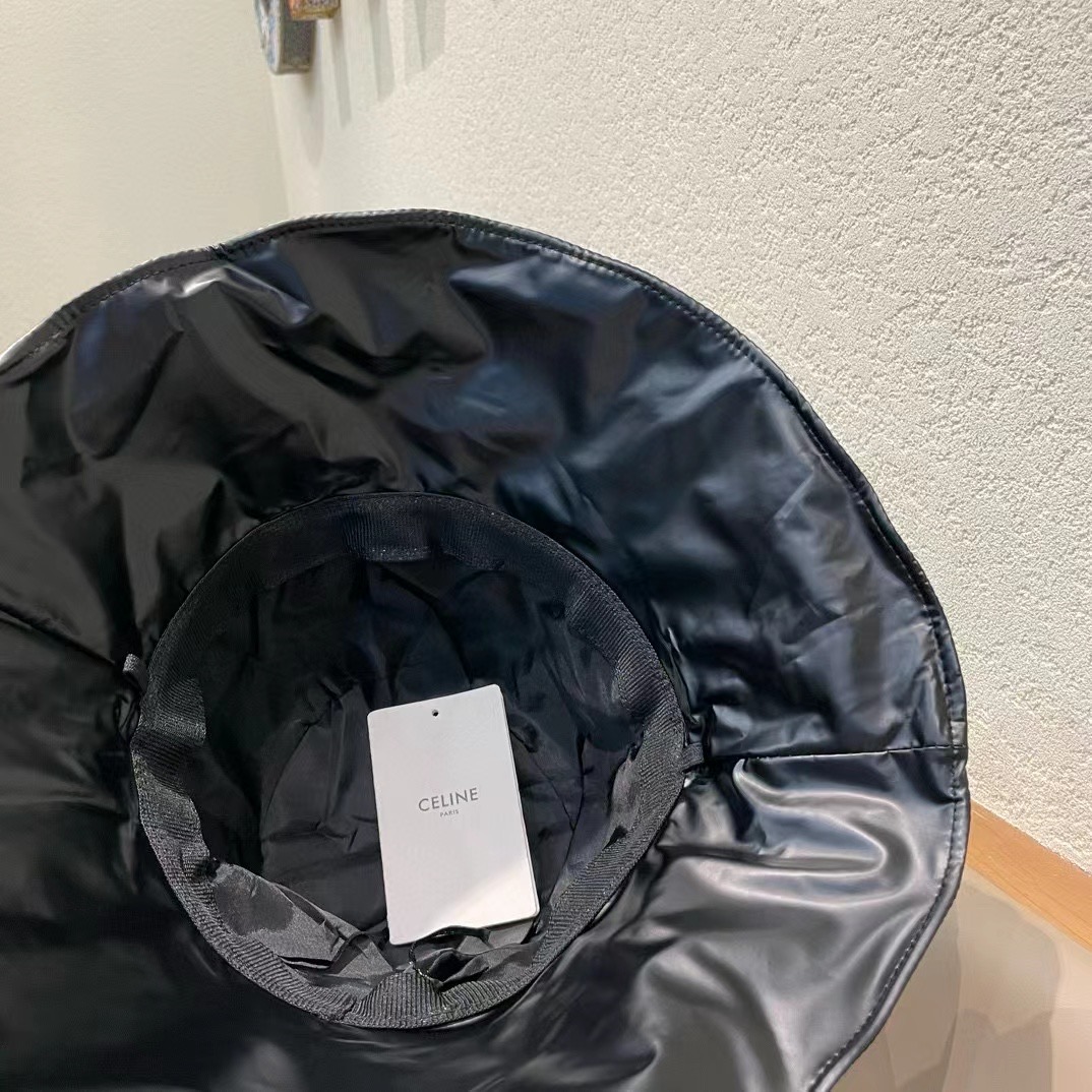 。CELINE塞琳春夏走秀爆款渔夫帽原版定制，简约时尚，搭配同色T恤简直不要太好看头围:56-58cm均