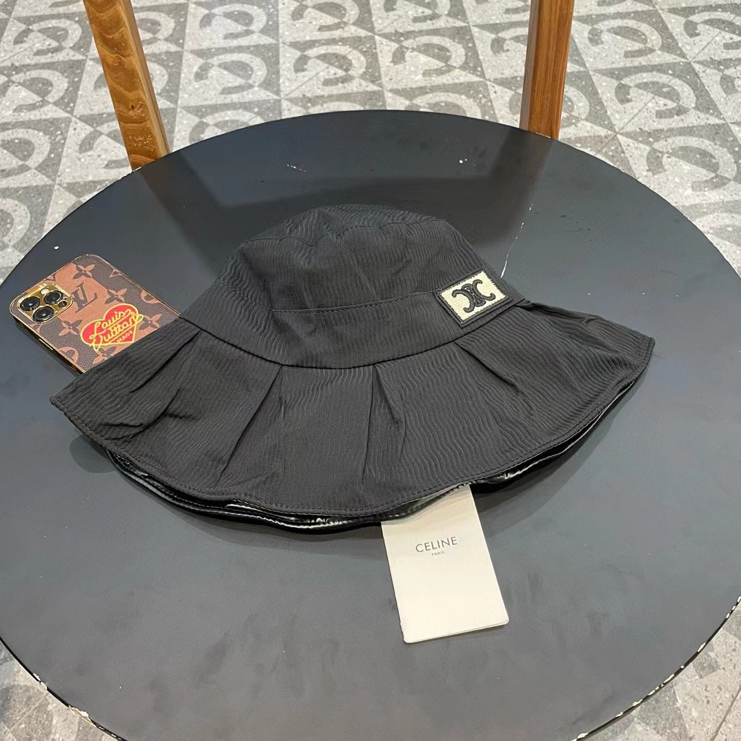 NO:230080,.CELINE Spring and Summer Show hot fisherman hat original customization, simple and fashionable, paired with the same color T-shirt, it's simply too good to look. Head circumference: 56-58cm can be hats, straw hats, fisherman hats, baseball hats, hats, celine, espadrilles, tees, t-shirts, hats19860909.CELINE塞琳春夏走秀爆款渔夫帽原版定制,简约时尚,搭配同色T恤简直不要太好看 头围:56-58cm均可帽子草帽渔夫帽棒球帽,帽子,celine,espadrilles,tees，t-shirt,hats,hat