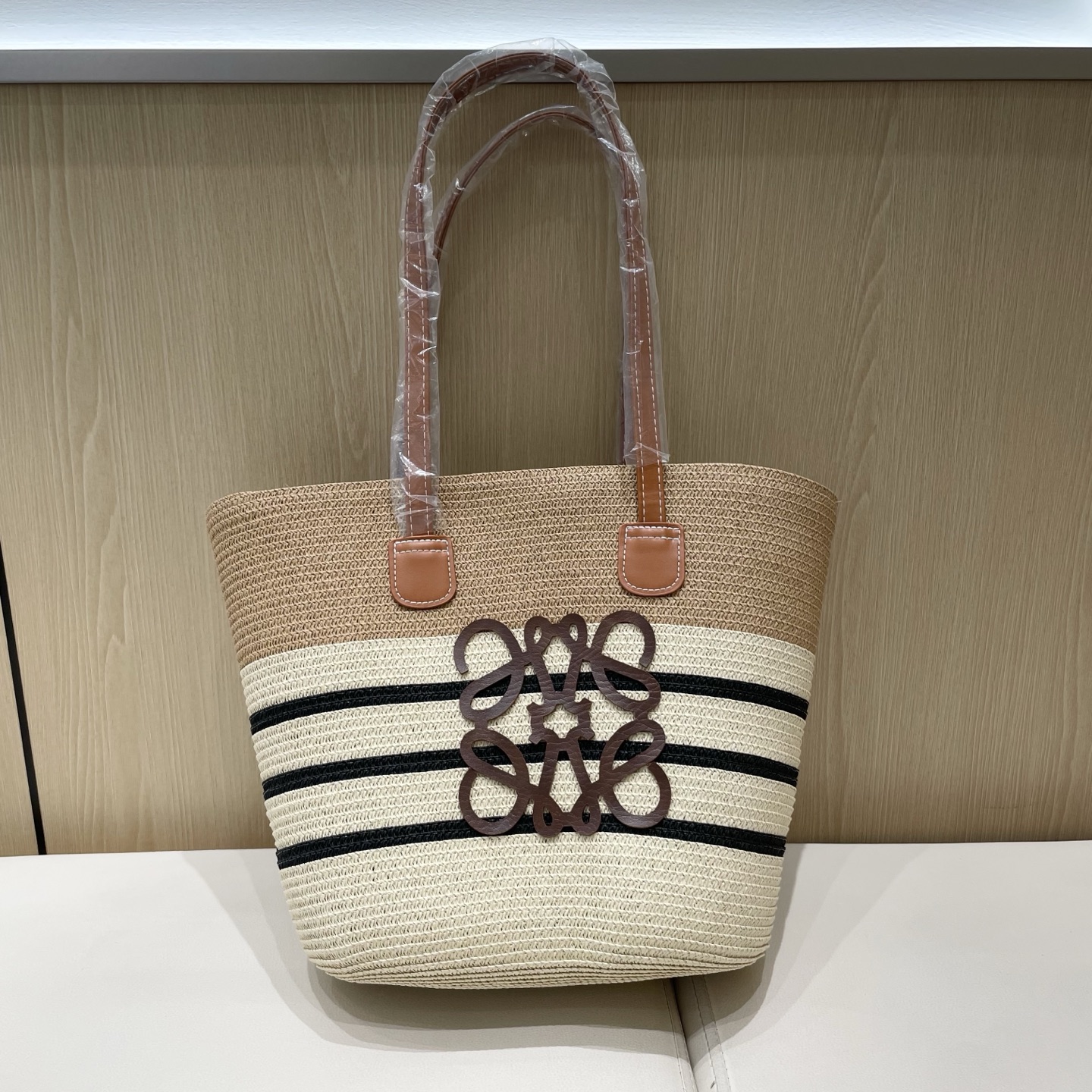 NO:230273,LOEWE new style straw bag, shoulder bag, super fairy bag size 40cm wide, 23cm high 30cm hat straw hat fisherman hat baseball hat, hat, loewe, loewe, espadrilles, shoulder bags, hats19860909LOEWE罗意威新款草包,单肩包,超仙的一款包包尺寸宽40cm 下宽23cm高度30cm帽子草帽渔夫帽棒球帽,帽子,loewe,loewe,espadrilles,shoulder bags,hats,hat