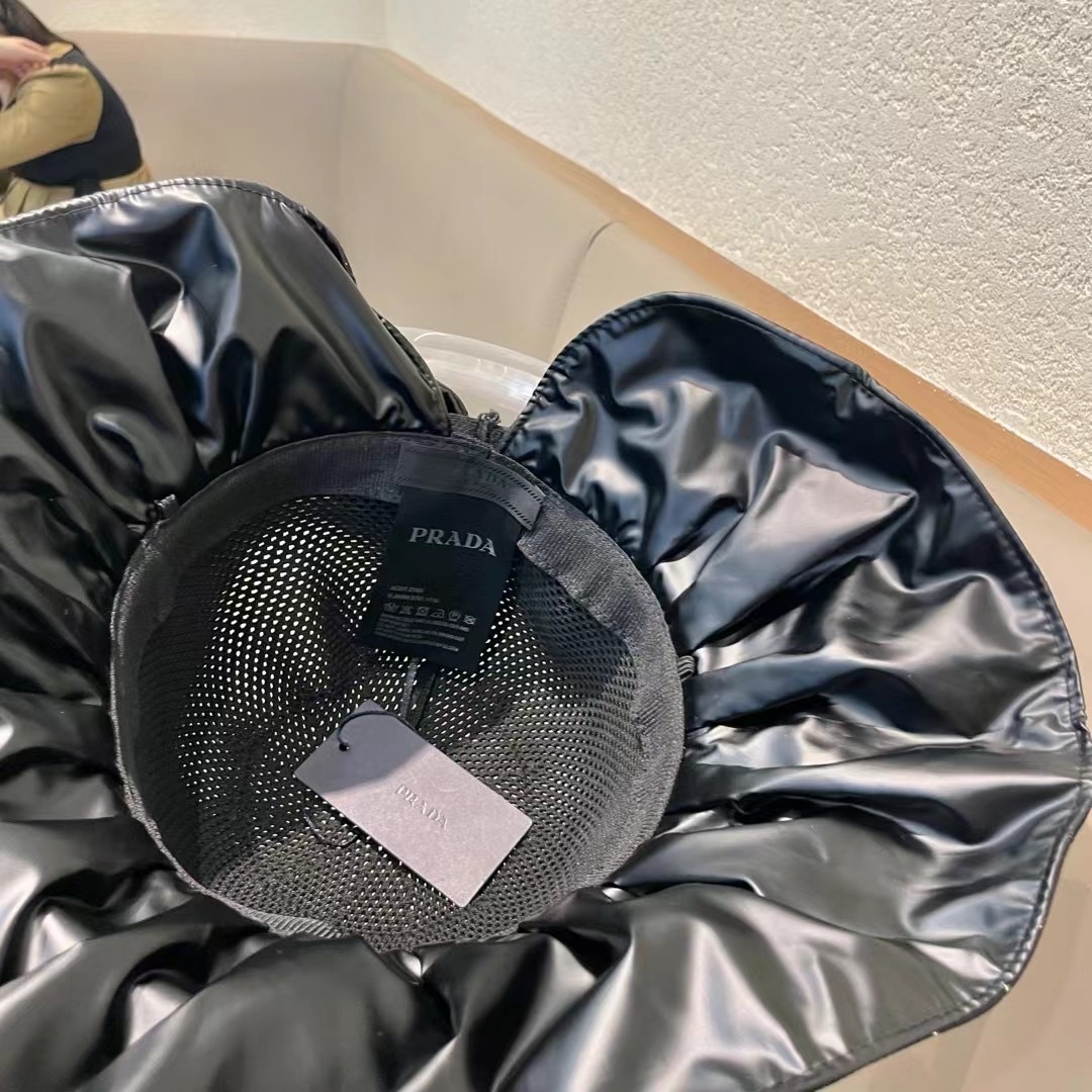 PRADA普拉达 2024新款夏季渔夫帽女士大檐防紫外线沙滩帽子防晒遮阳出游太阳帽