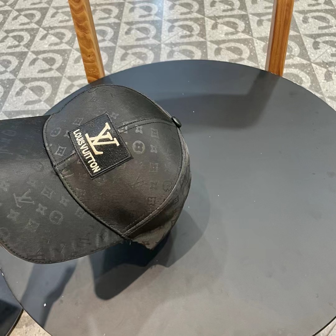 LouiVuittonLV👒专柜新款路易威登家刺绣棒球帽，简单大方 男女通用遮阳帽，