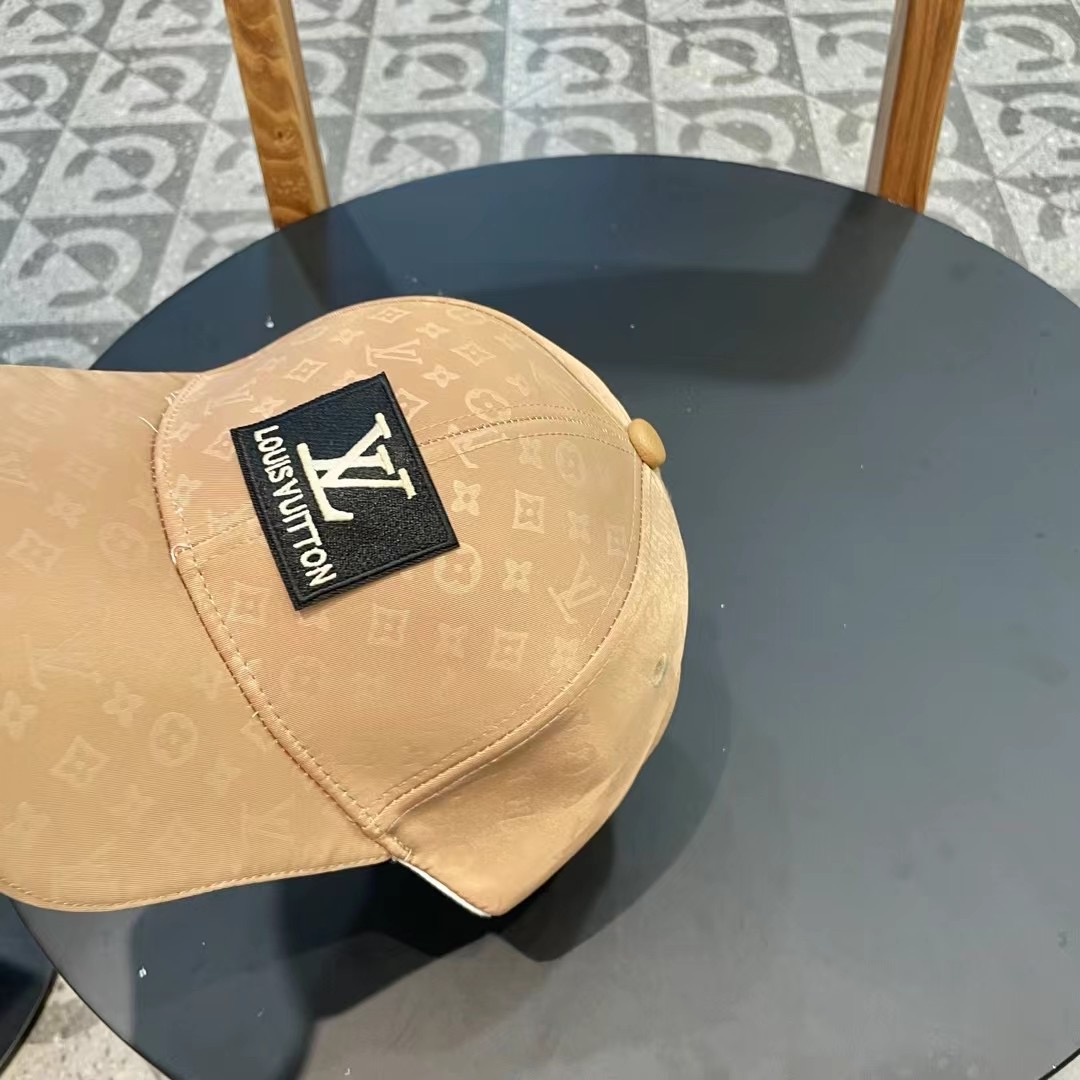 LouiVuittonLV👒专柜新款路易威登家刺绣棒球帽，简单大方 男女通用遮阳帽，