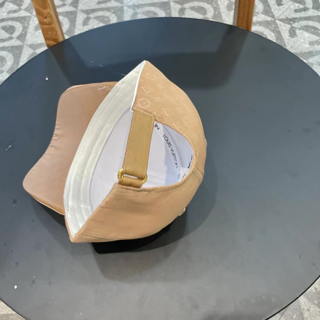 LouiVuittonLV👒专柜新款路易威登家刺绣棒球帽，简单大方 男女通用遮阳帽，