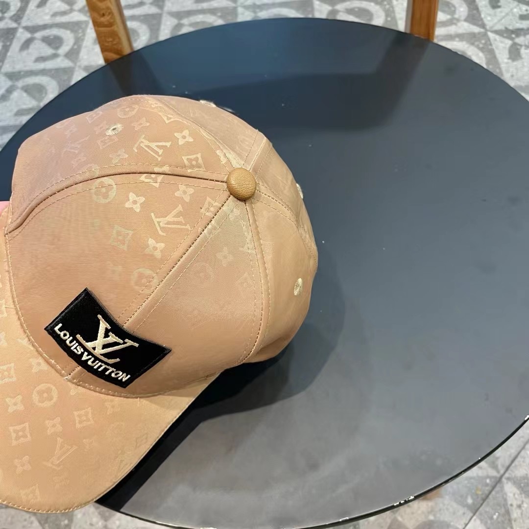 LouiVuittonLV👒专柜新款路易威登家刺绣棒球帽，简单大方 男女通用遮阳帽，