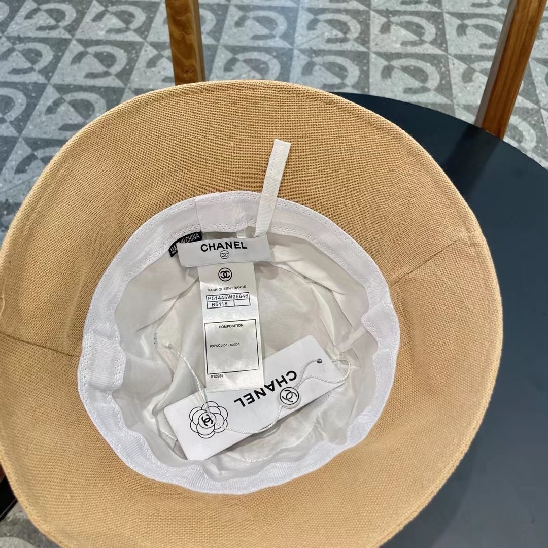 Chanel香奈儿春夏款麻料渔夫帽大蝴蝶结轻奢感十足黑白小香经典色。百搭时尚小清新