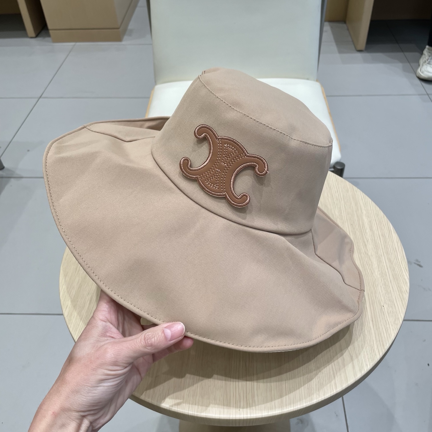 Stylish Summer Accessories: Fisherman’s Butterflies and Korean Beach Hats for Comfort - 图片 6