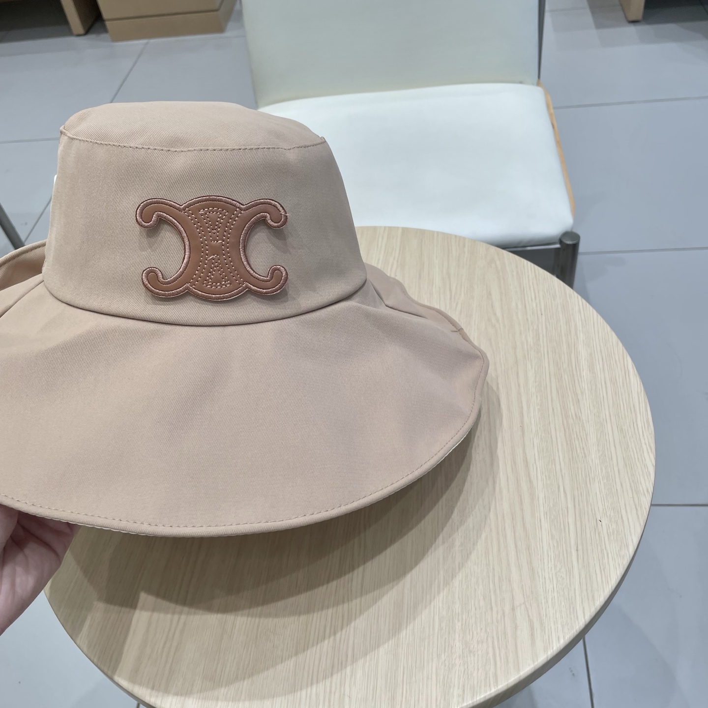 Stylish Summer Accessories: Fisherman’s Butterflies and Korean Beach Hats for Comfort - 图片 8