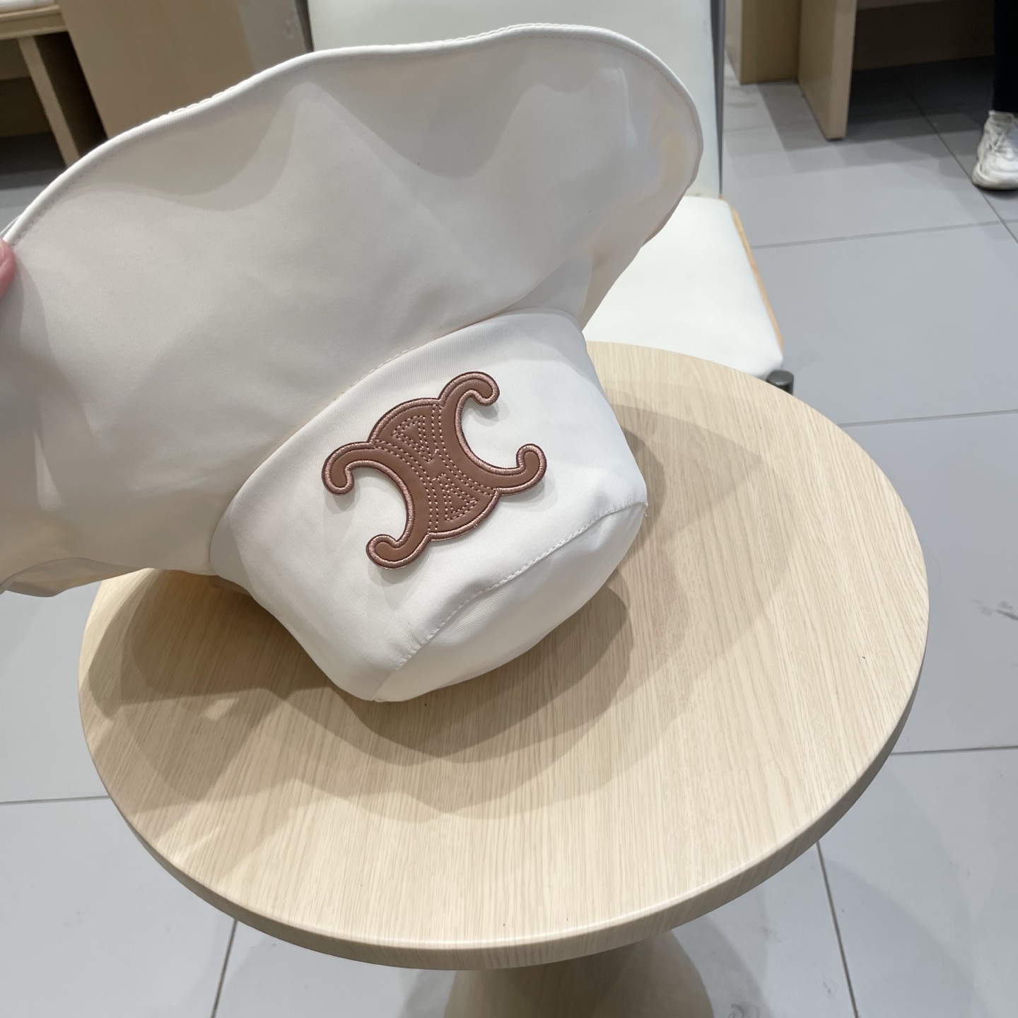 Stylish Summer Accessories: Fisherman’s Butterflies and Korean-Style Beach Hats for Comfort - 图片 4