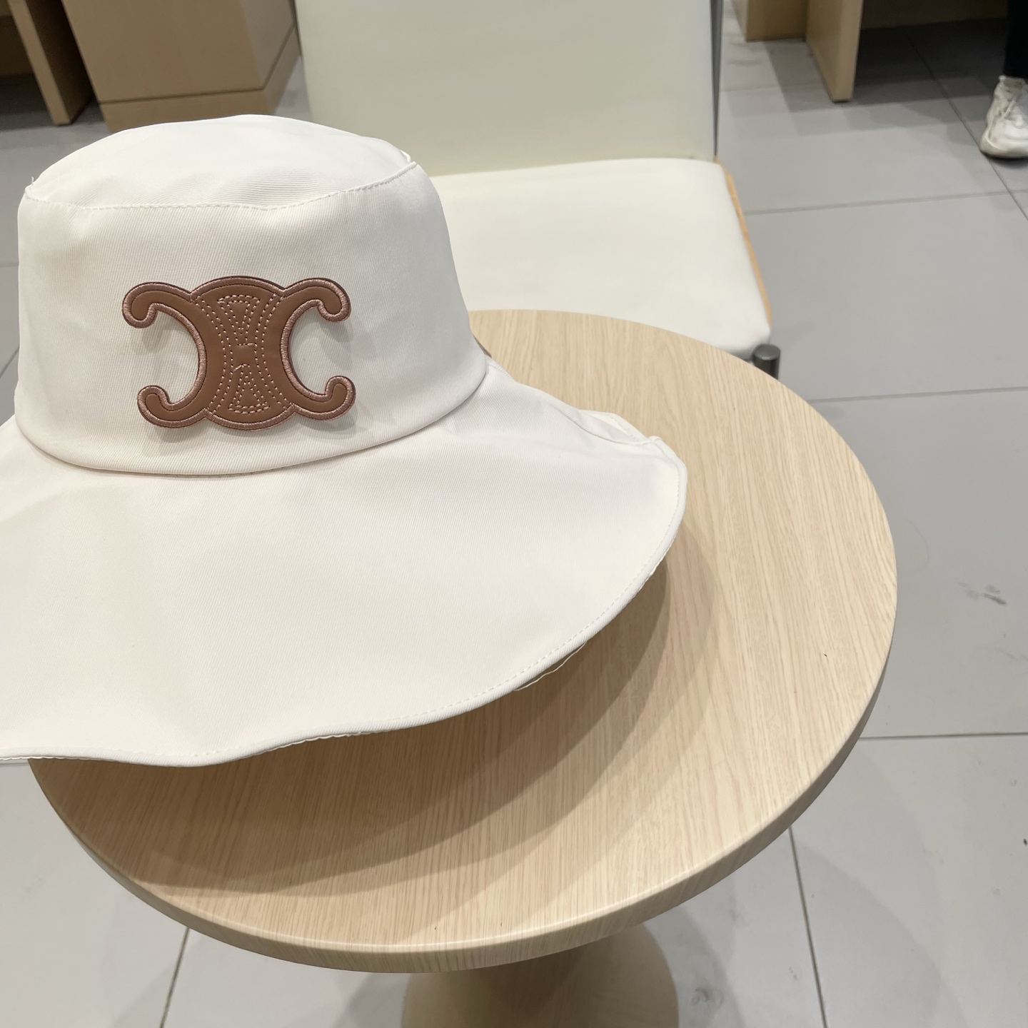 Stylish Summer Accessories: Fisherman’s Butterflies and Korean-Style Beach Hats for Comfort - 图片 6