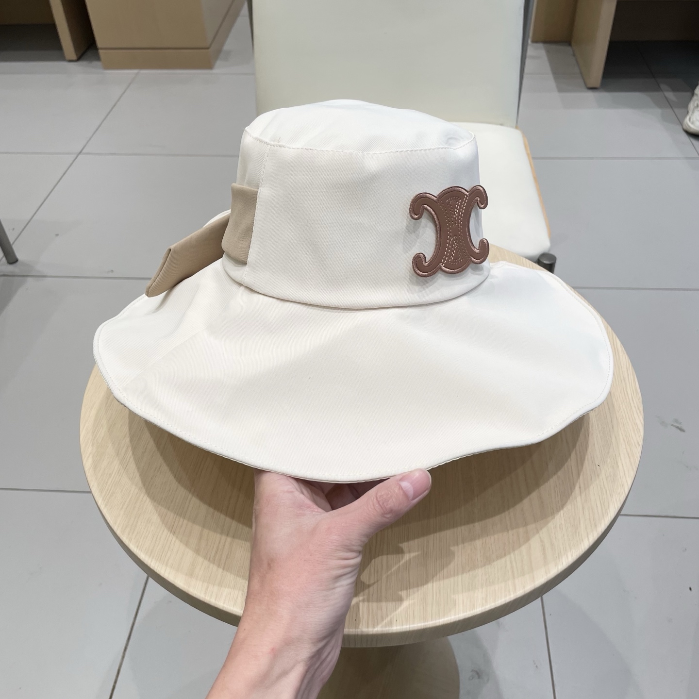 Stylish Summer Accessories: Fisherman’s Butterflies and Korean-Style Beach Hats for Comfort - 图片 8