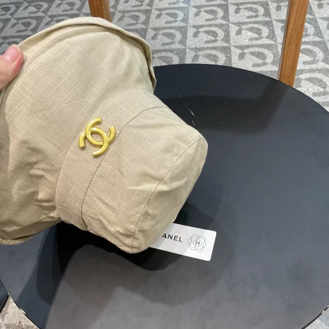 【CHANEL香奈儿】新款小香风拼接遮阳大沿渔夫帽，独特设计～复古文艺的一款