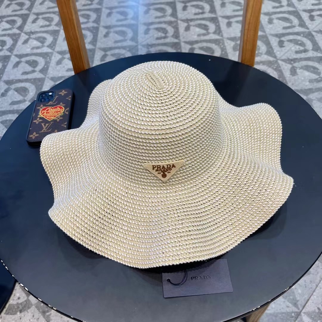   PRADA普拉达荷叶草帽， 重工设计简约百搭款，头围57cm