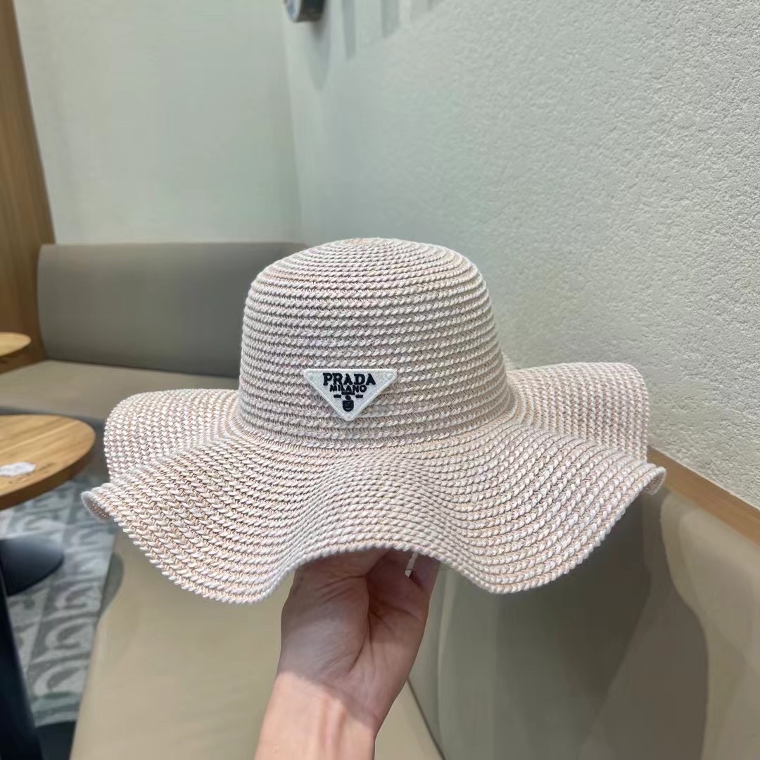   PRADA普拉达荷叶草帽， 重工设计简约百搭款，头围57cm