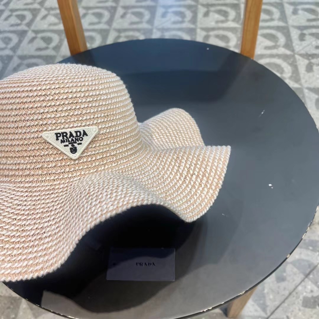   PRADA普拉达荷叶草帽， 重工设计简约百搭款，头围57cm