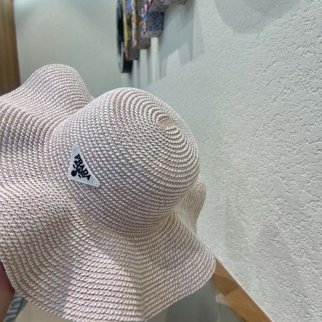   PRADA普拉达荷叶草帽， 重工设计简约百搭款，头围57cm