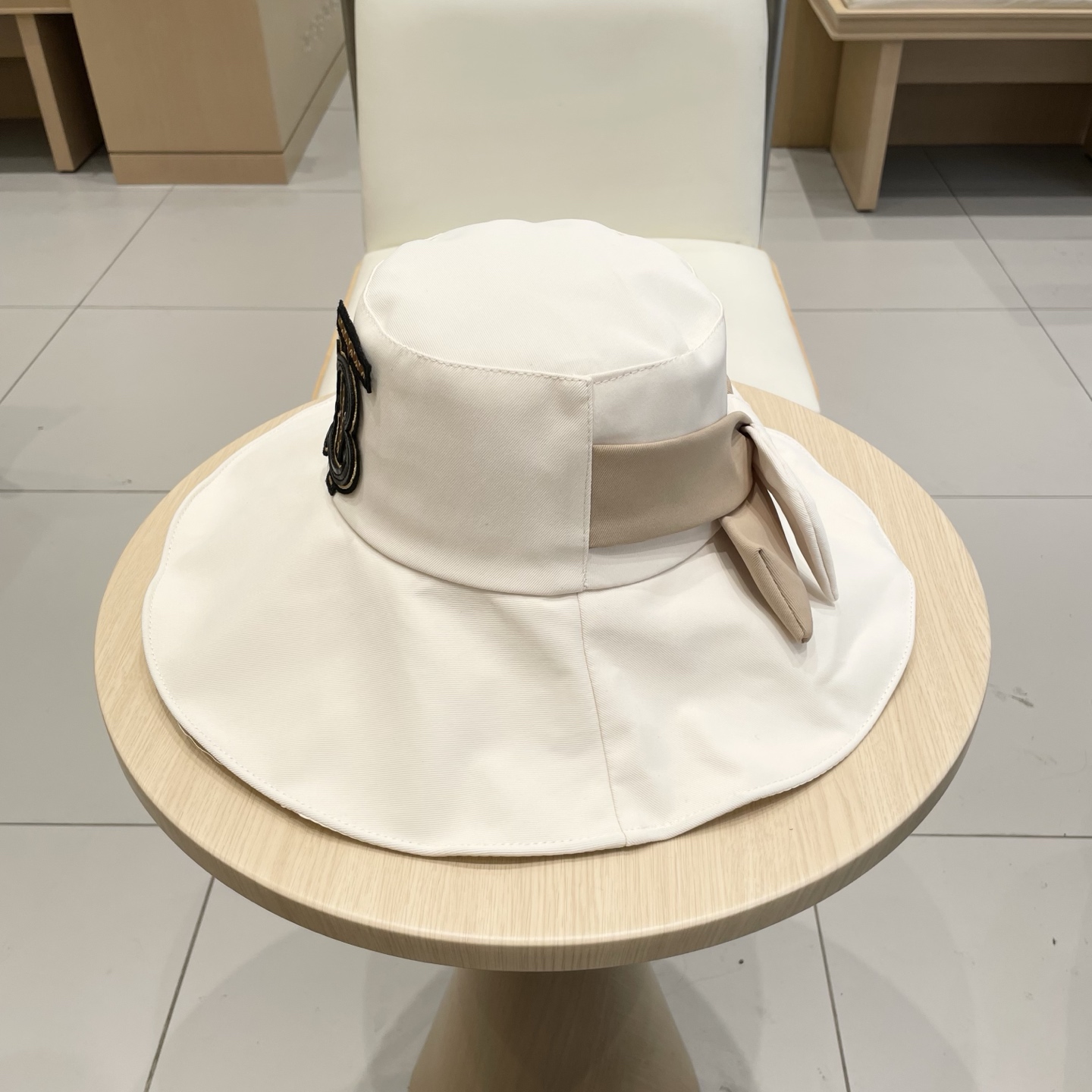  【巴宝莉BURBERRY渔夫帽女早春夏季时尚防晒帽大檐遮脸百搭休闲遮阳帽防紫外线帽子