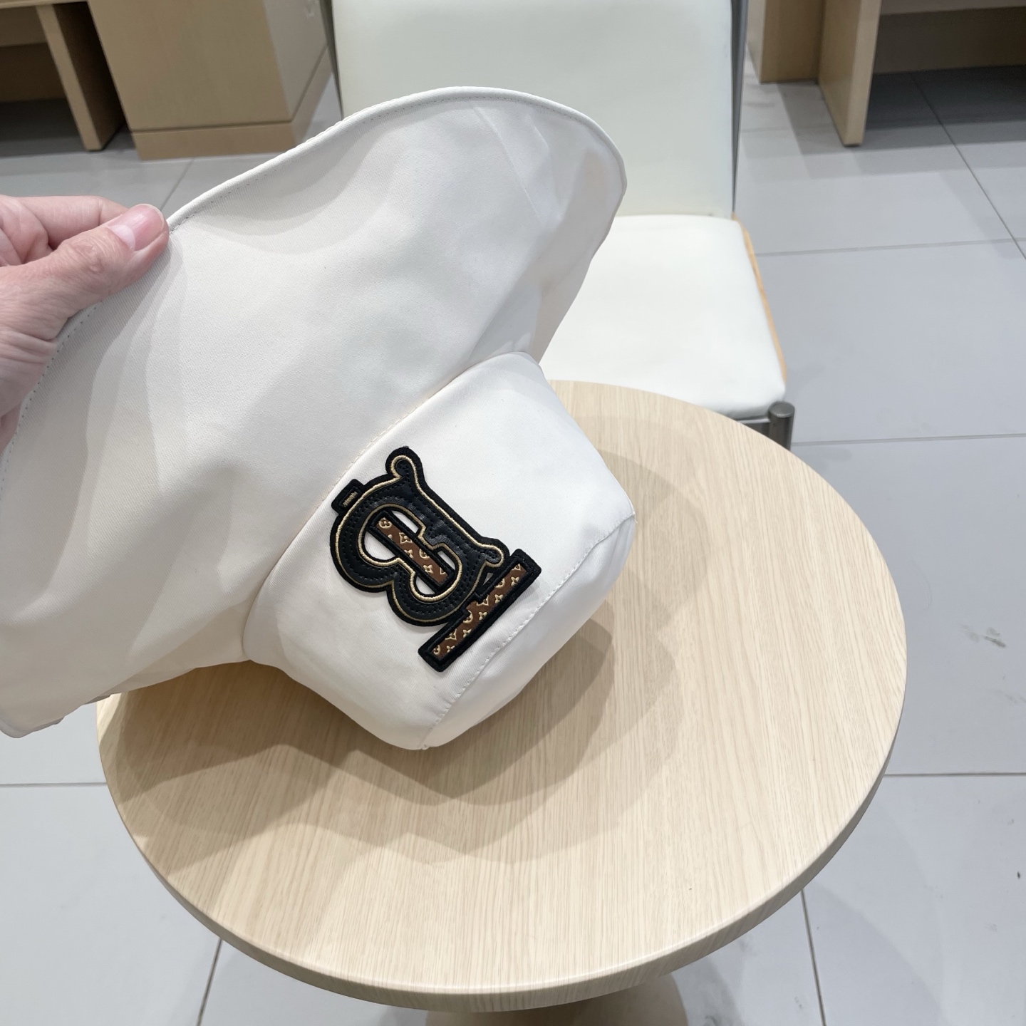  【巴宝莉BURBERRY渔夫帽女早春夏季时尚防晒帽大檐遮脸百搭休闲遮阳帽防紫外线帽子