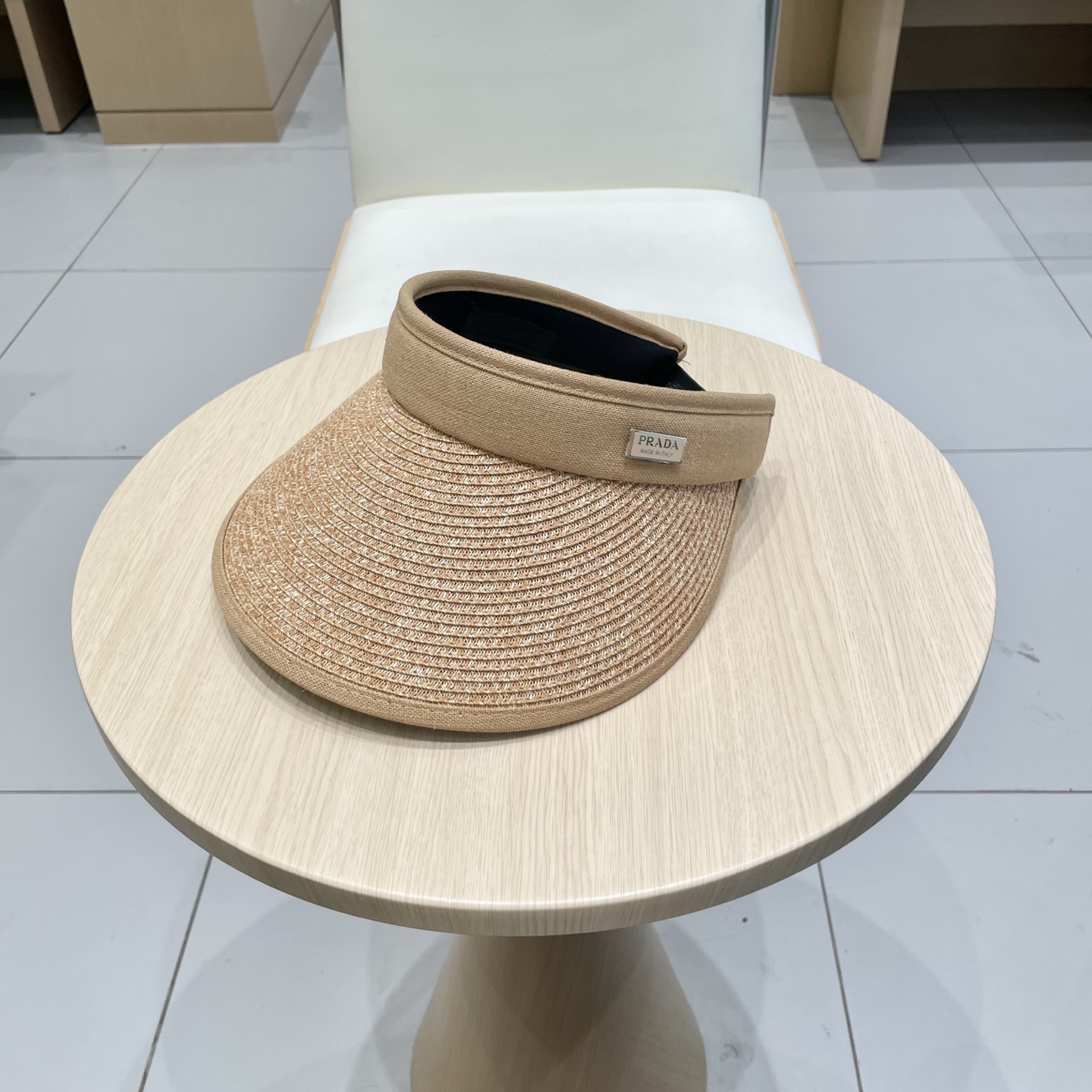  【PRADA普拉达】2025夏季新款拼色独家款遮阳帽空顶帽
男女百搭款～休闲出街神器