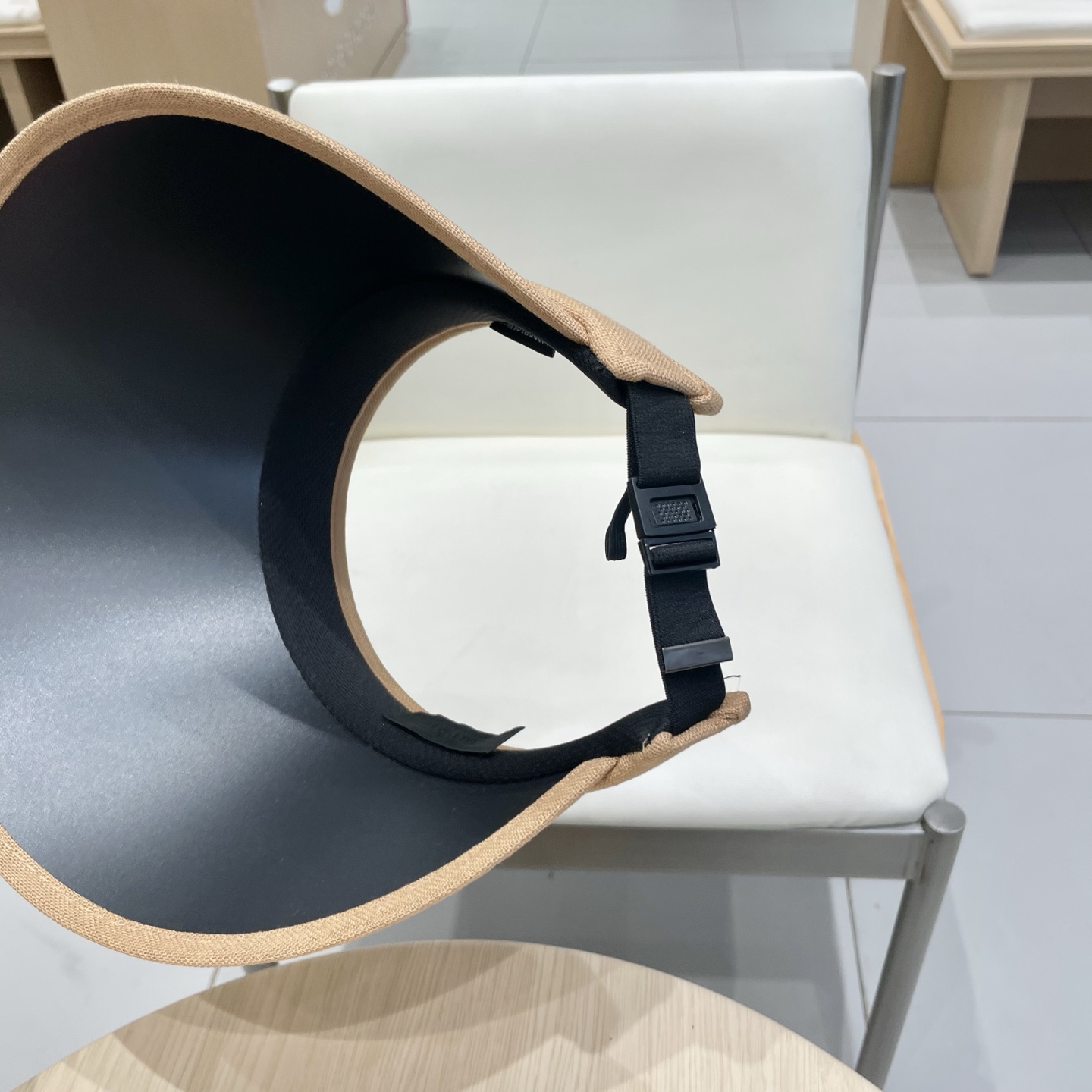  【PRADA普拉达】2025夏季新款拼色独家款遮阳帽空顶帽
男女百搭款～休闲出街神器