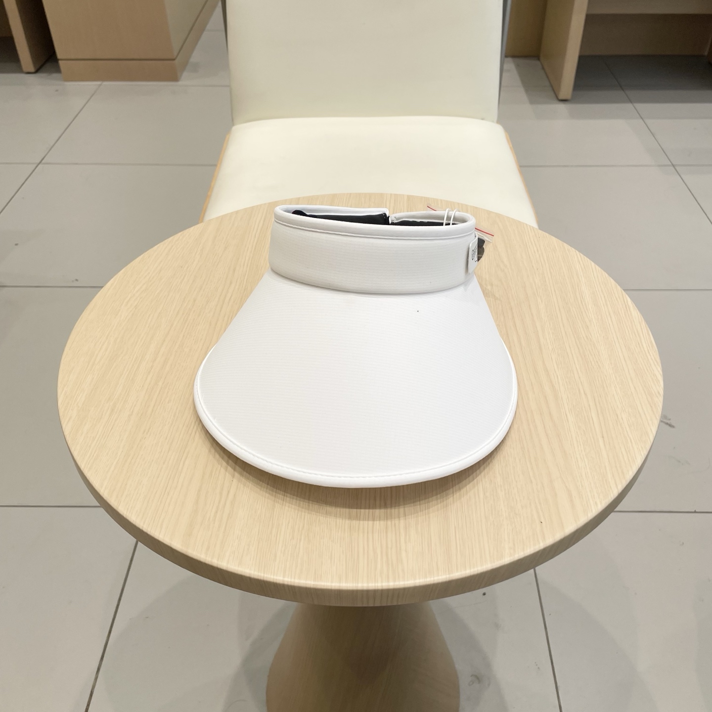  克罗心 遮阳帽🎩
空顶设计，帽型自带时尚✨
休闲时尚风超级百搭，巨防嗮！太爱了💕