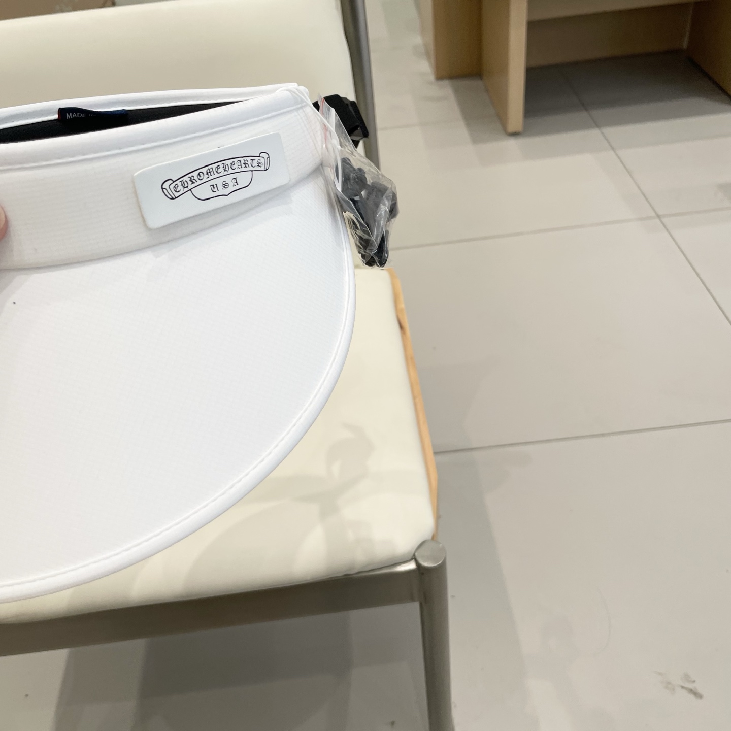  克罗心 遮阳帽🎩
空顶设计，帽型自带时尚✨
休闲时尚风超级百搭，巨防嗮！太爱了💕