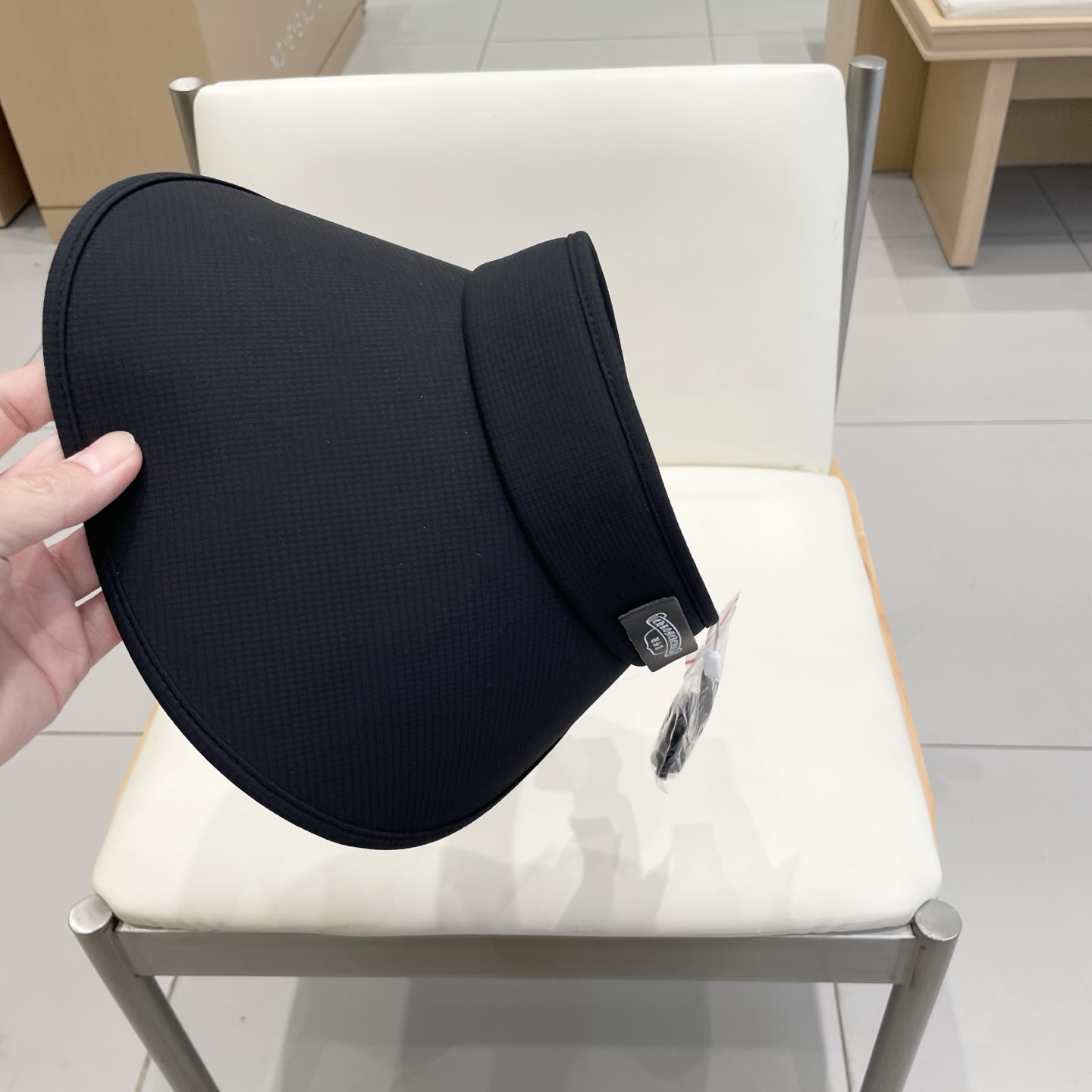  克罗心 遮阳帽🎩
空顶设计，帽型自带时尚✨
休闲时尚风超级百搭，巨防嗮！太爱了💕