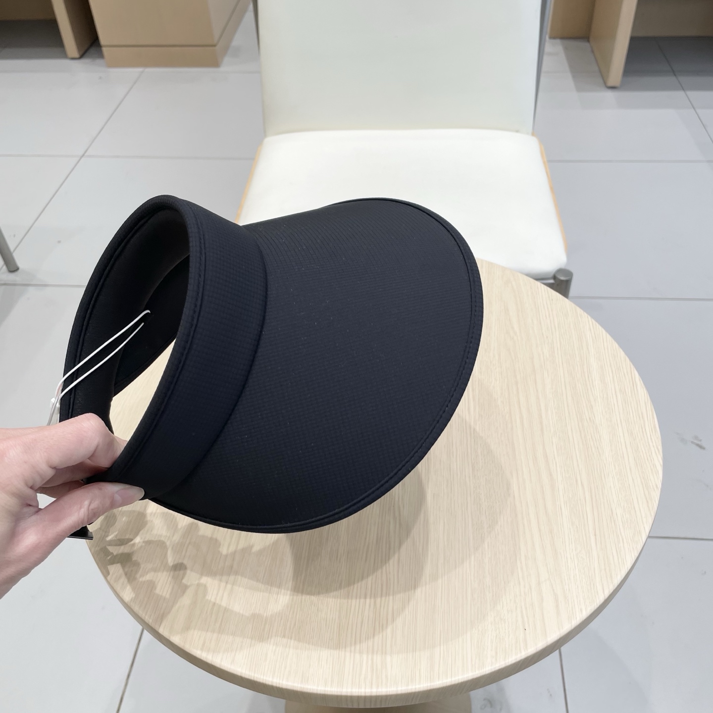  克罗心 遮阳帽🎩
空顶设计，帽型自带时尚✨
休闲时尚风超级百搭，巨防嗮！太爱了💕