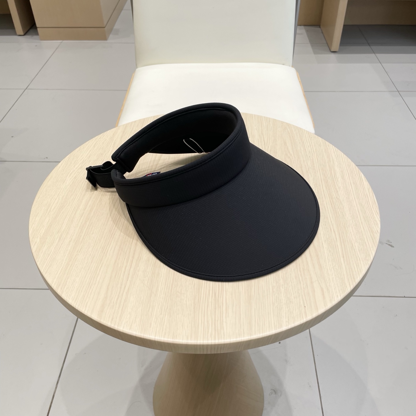  克罗心 遮阳帽🎩
空顶设计，帽型自带时尚✨
休闲时尚风超级百搭，巨防嗮！太爱了💕