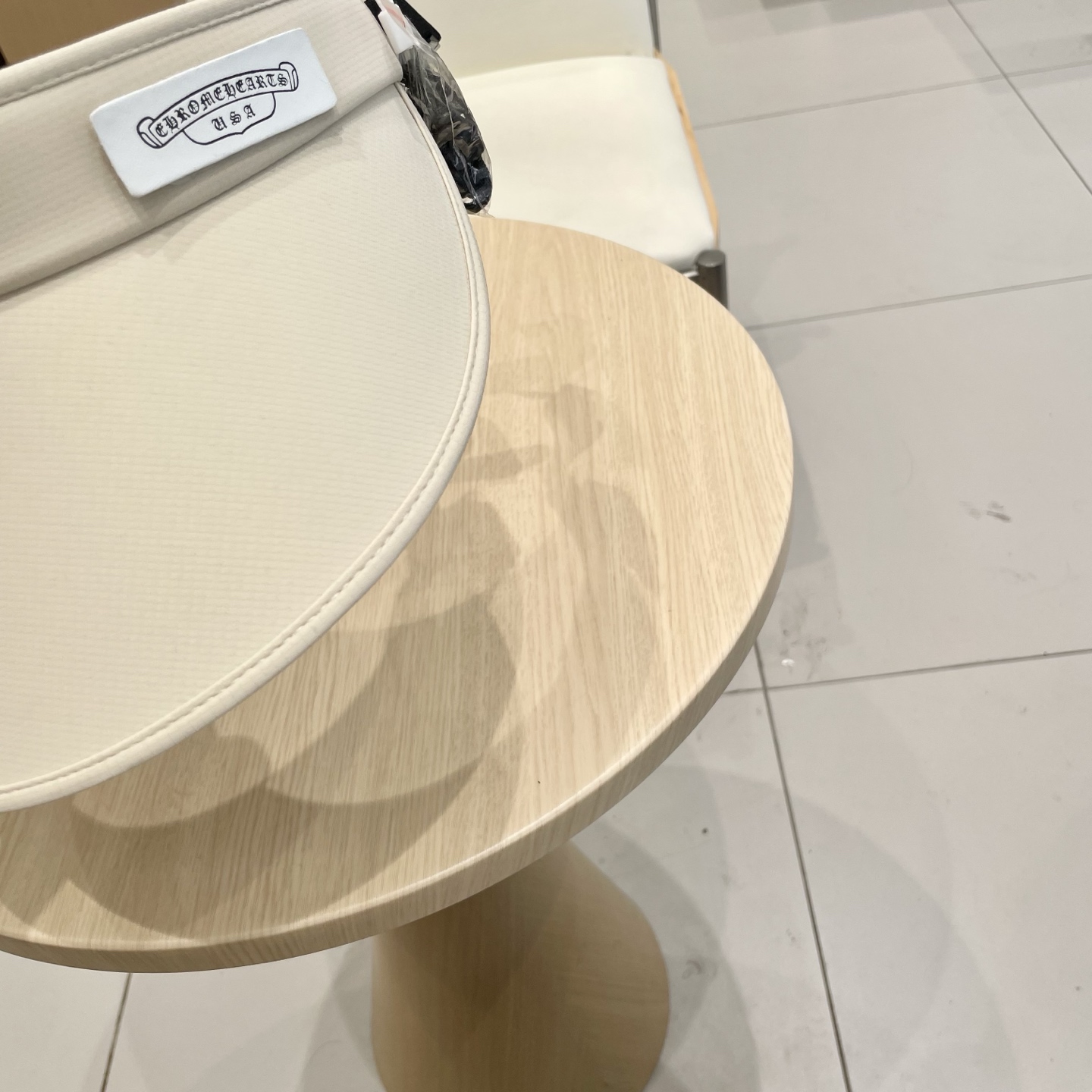  克罗心 遮阳帽🎩
空顶设计，帽型自带时尚✨
休闲时尚风超级百搭，巨防嗮！太爱了💕