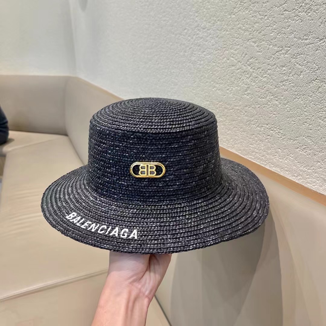 Fashion Highlights: Parisian Balenciaga, New Wheat Wedge, Red-Hot Caps, Singles Stand Out - 图片 7
