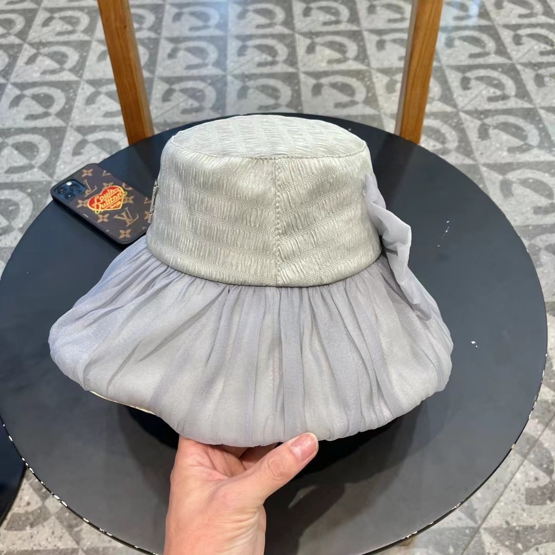  LouisVuitton🧢路易威登新款渔夫帽女夏气质大檐显脸小度假海边沙滩防晒太阳帽