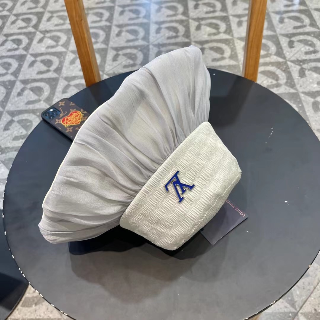  LouisVuitton🧢路易威登新款渔夫帽女夏气质大檐显脸小度假海边沙滩防晒太阳帽