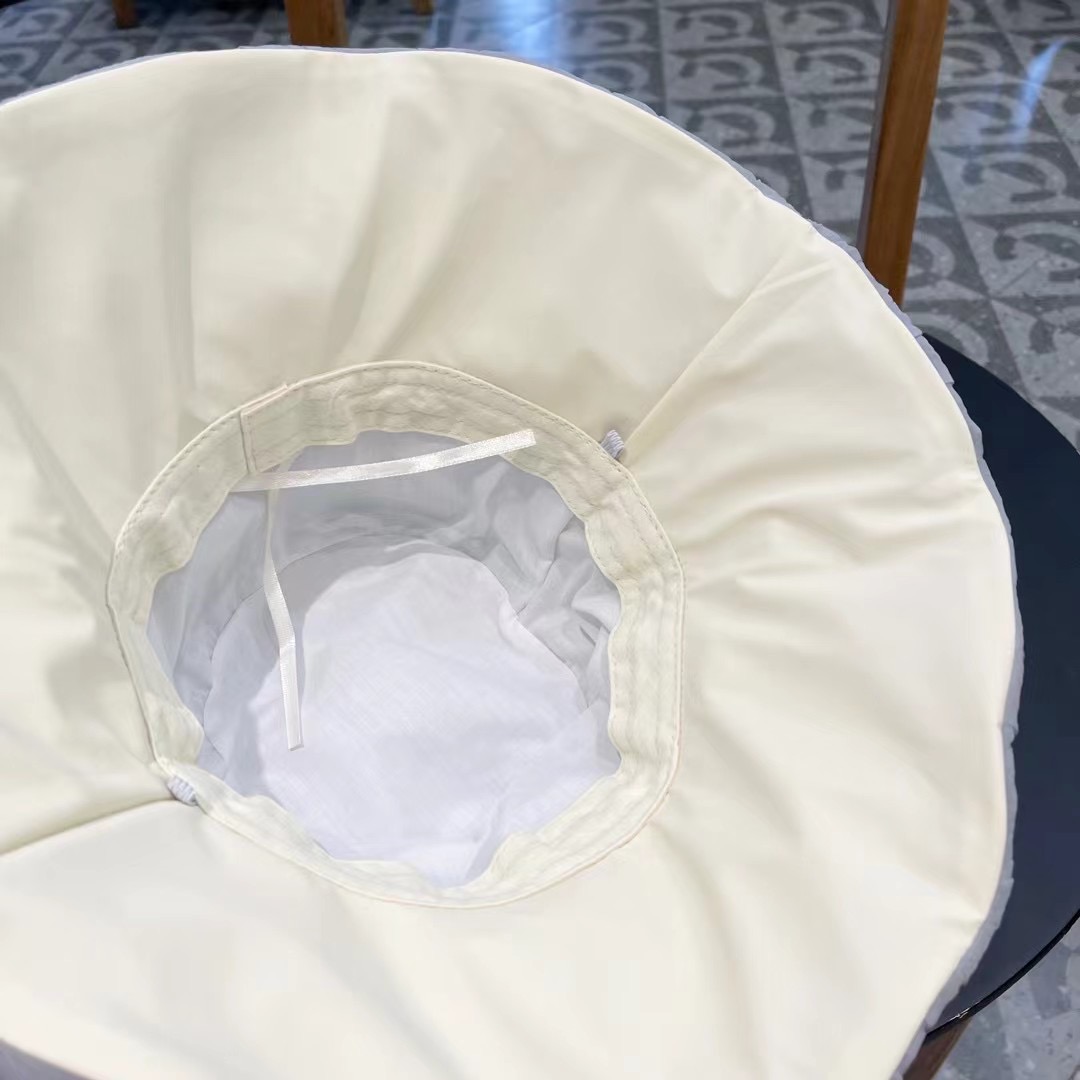  LouisVuitton🧢路易威登新款渔夫帽女夏气质大檐显脸小度假海边沙滩防晒太阳帽