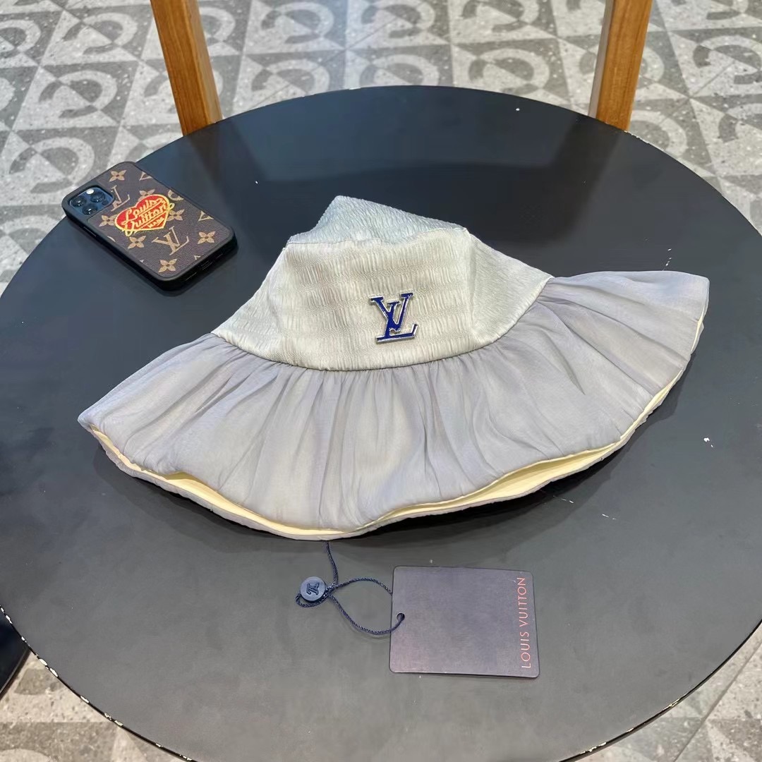  LouisVuitton🧢路易威登新款渔夫帽女夏气质大檐显脸小度假海边沙滩防晒太阳帽