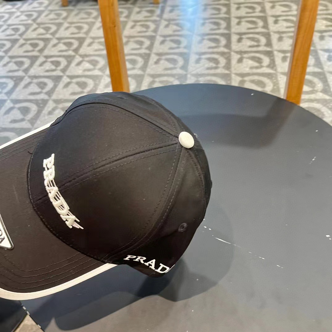  Prada普拉达 早春新款大牌款棒球帽，经典款男女通用