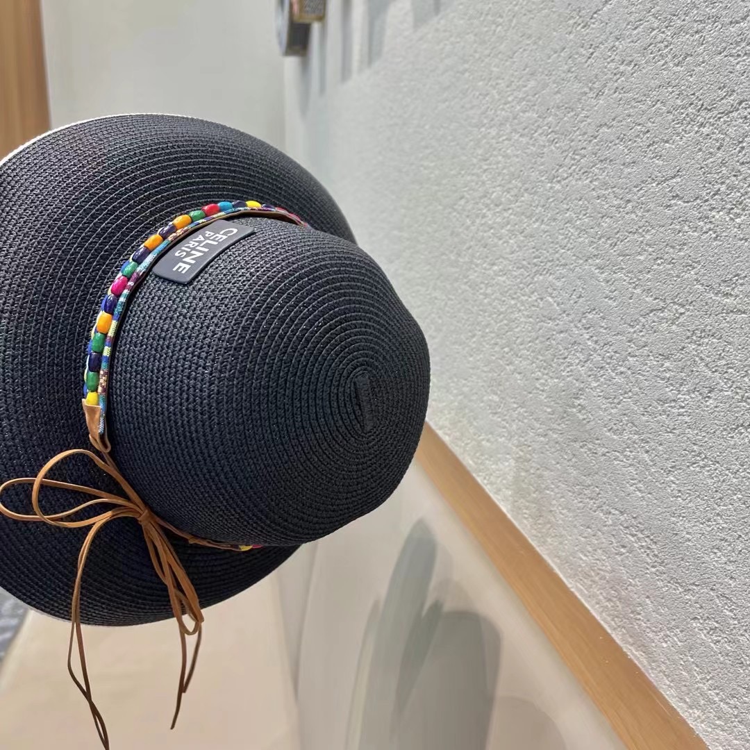 New Sungrass Caps and Beautiful Hats on the Street Shelves in 2024. - 图片 8