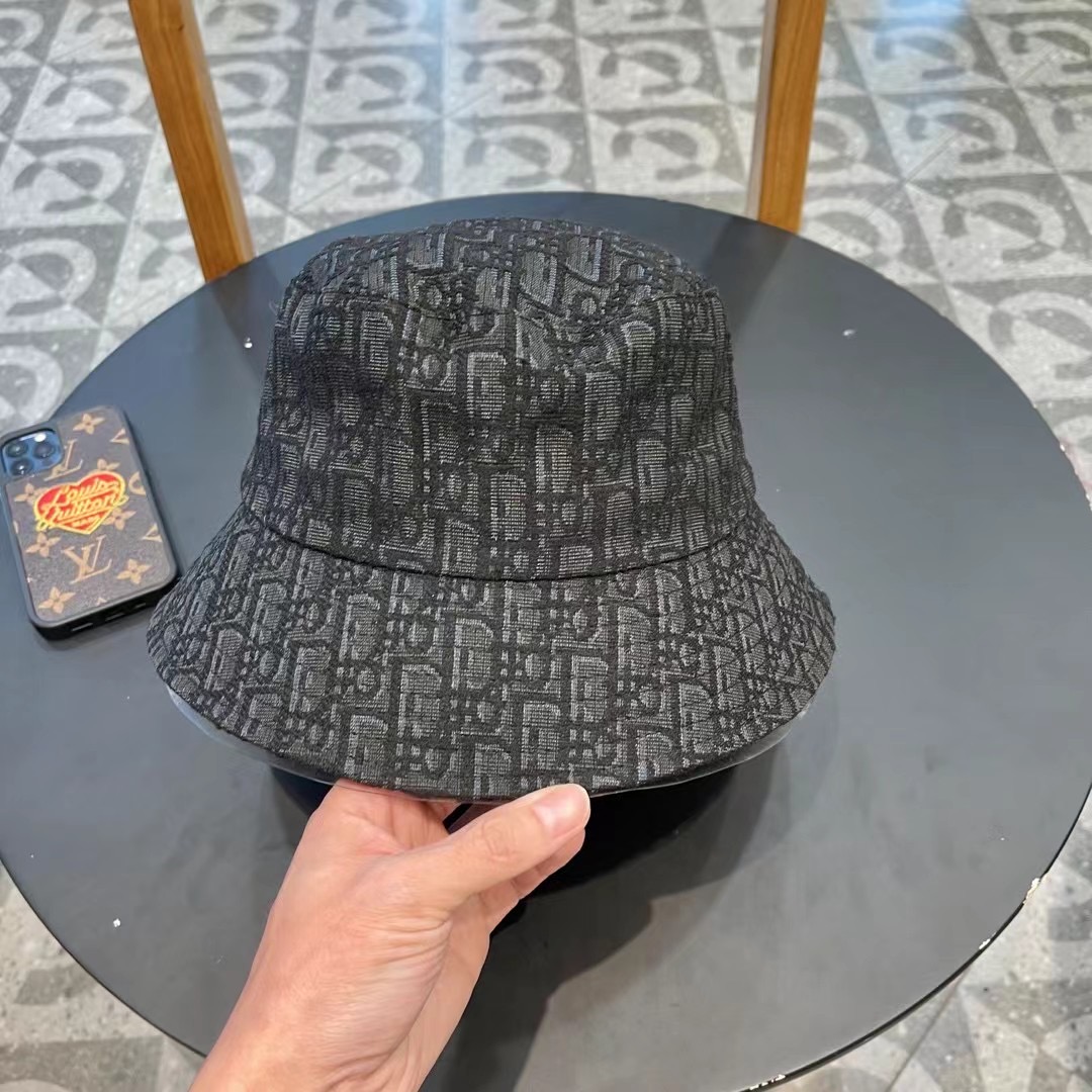 Dior(迪奥)新款原单渔夫帽， 精致純也格调很有感觉，很酷很时尚，专柜断货热门，质量超赞