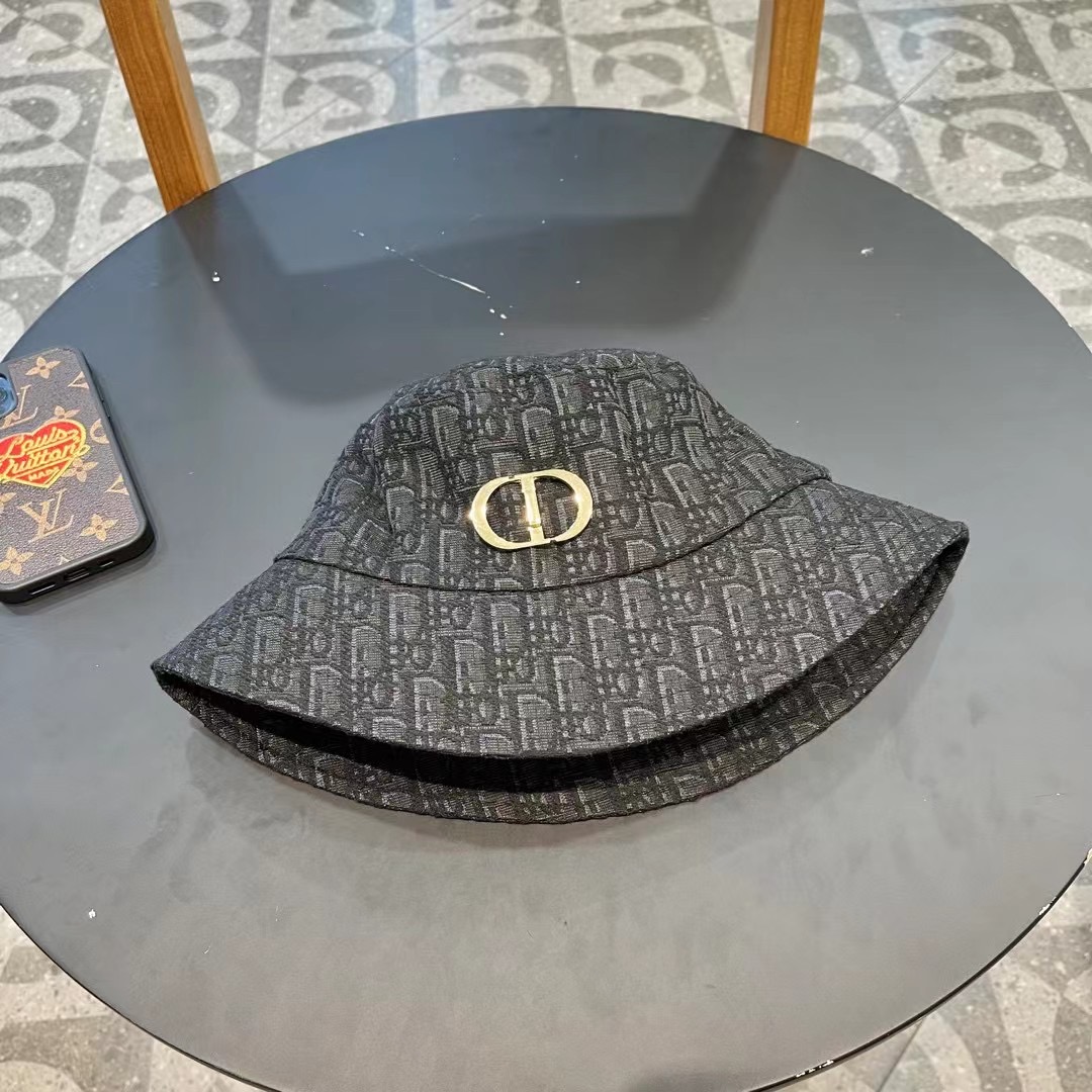 Dior(迪奥)新款原单渔夫帽， 精致純也格调很有感觉，很酷很时尚，专柜断货热门，质量超赞