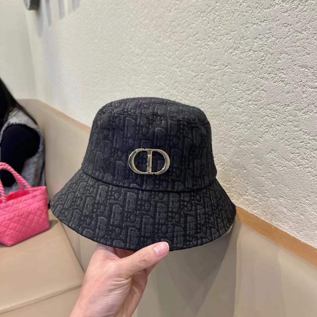 Dior(迪奥)新款原单渔夫帽， 精致純也格调很有感觉，很酷很时尚，专柜断货热门，质量超赞