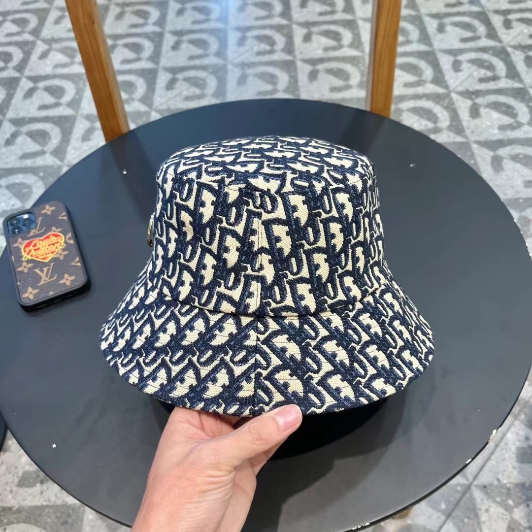 Dior(迪奥)新款原单渔夫帽， 精致純也格调很有感觉，很酷很时尚，专柜断货热门，质量超赞