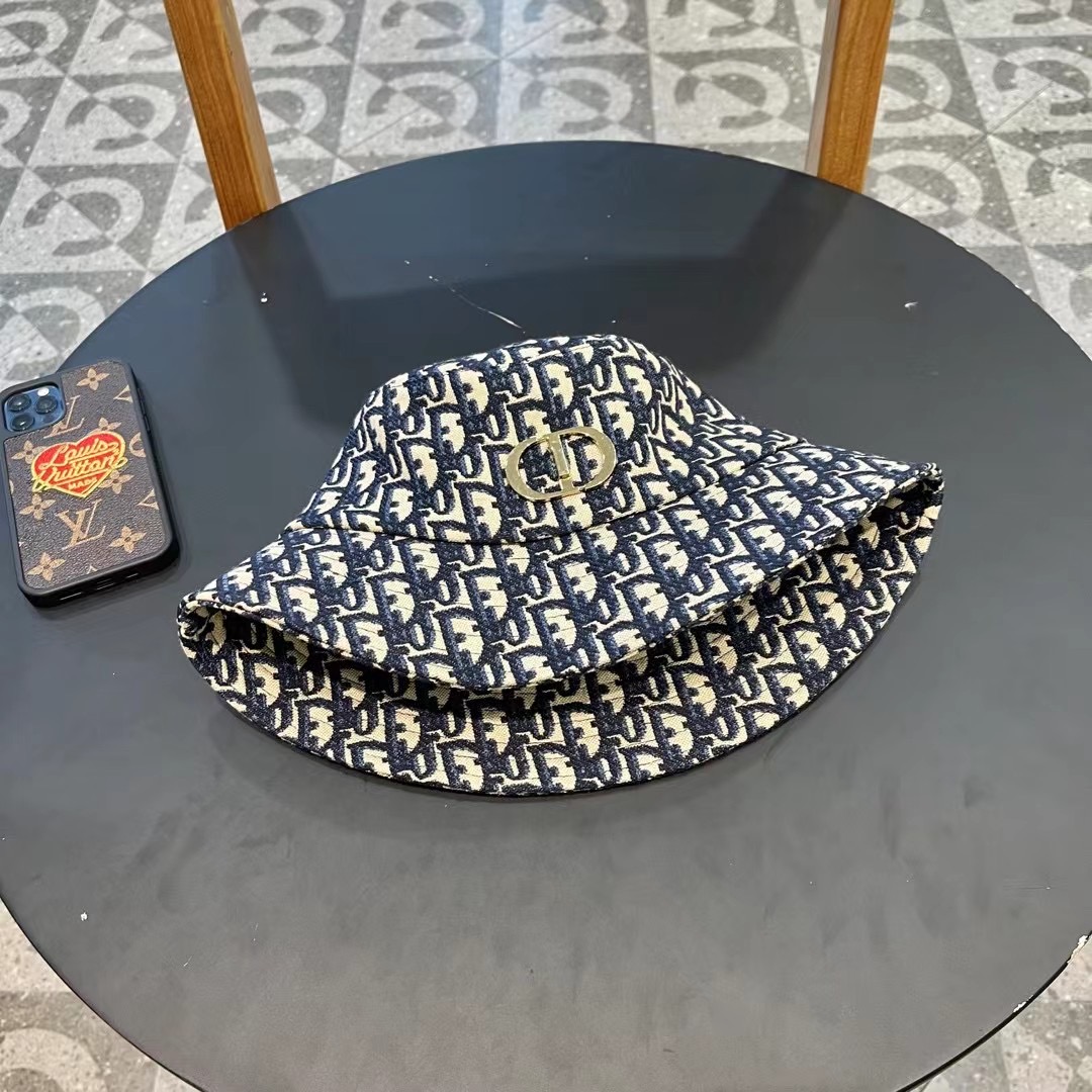 Dior(迪奥)新款原单渔夫帽， 精致純也格调很有感觉，很酷很时尚，专柜断货热门，质量超赞